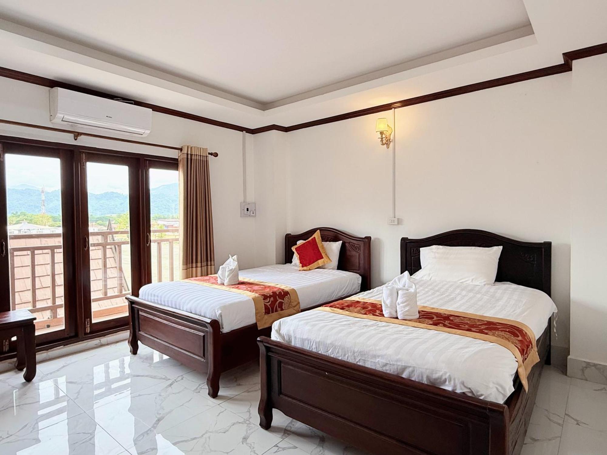 Vangvieng Sisavang Mountain View Hotel Vang Vieng Exterior foto