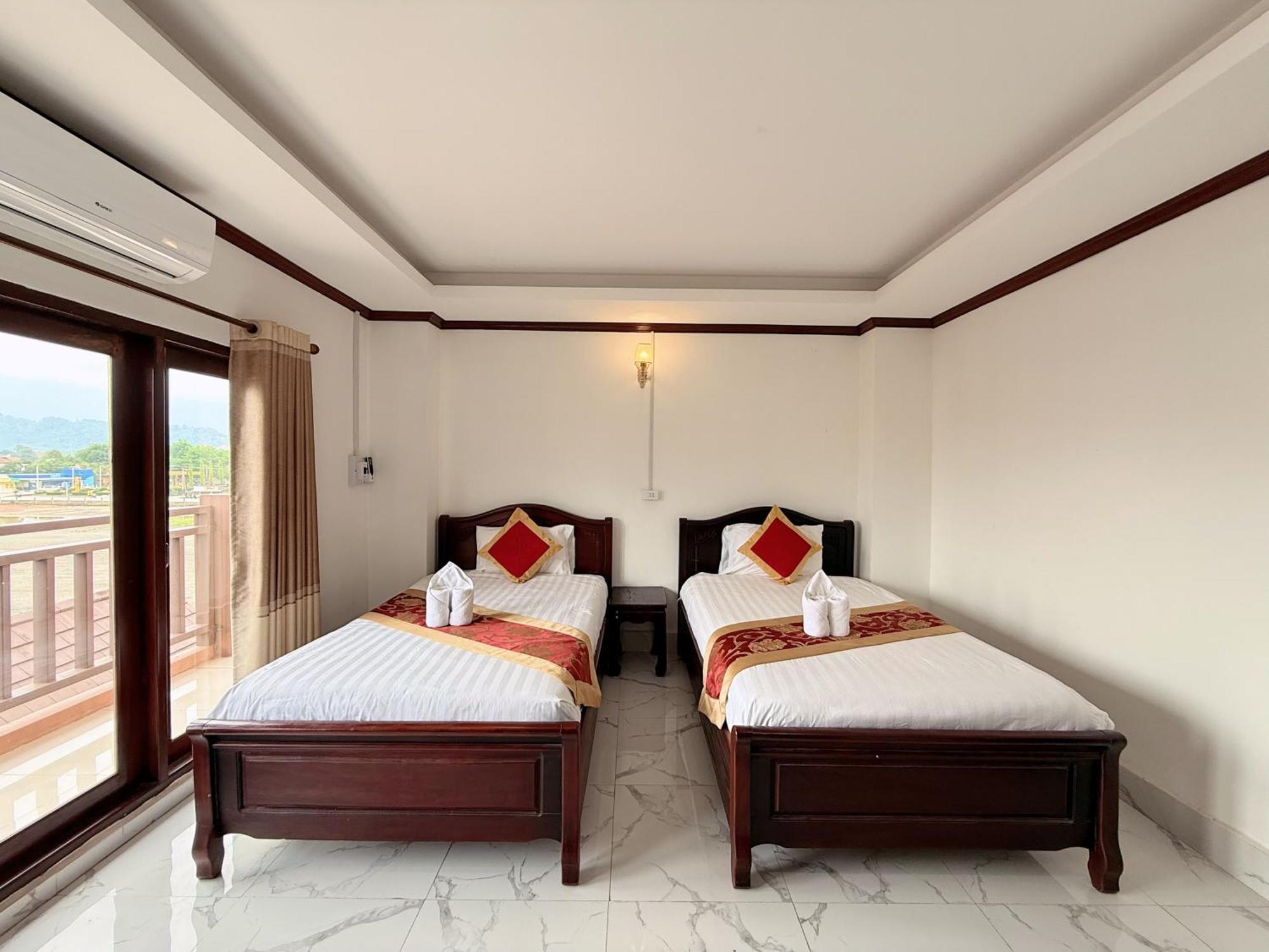 Vangvieng Sisavang Mountain View Hotel Vang Vieng Exterior foto