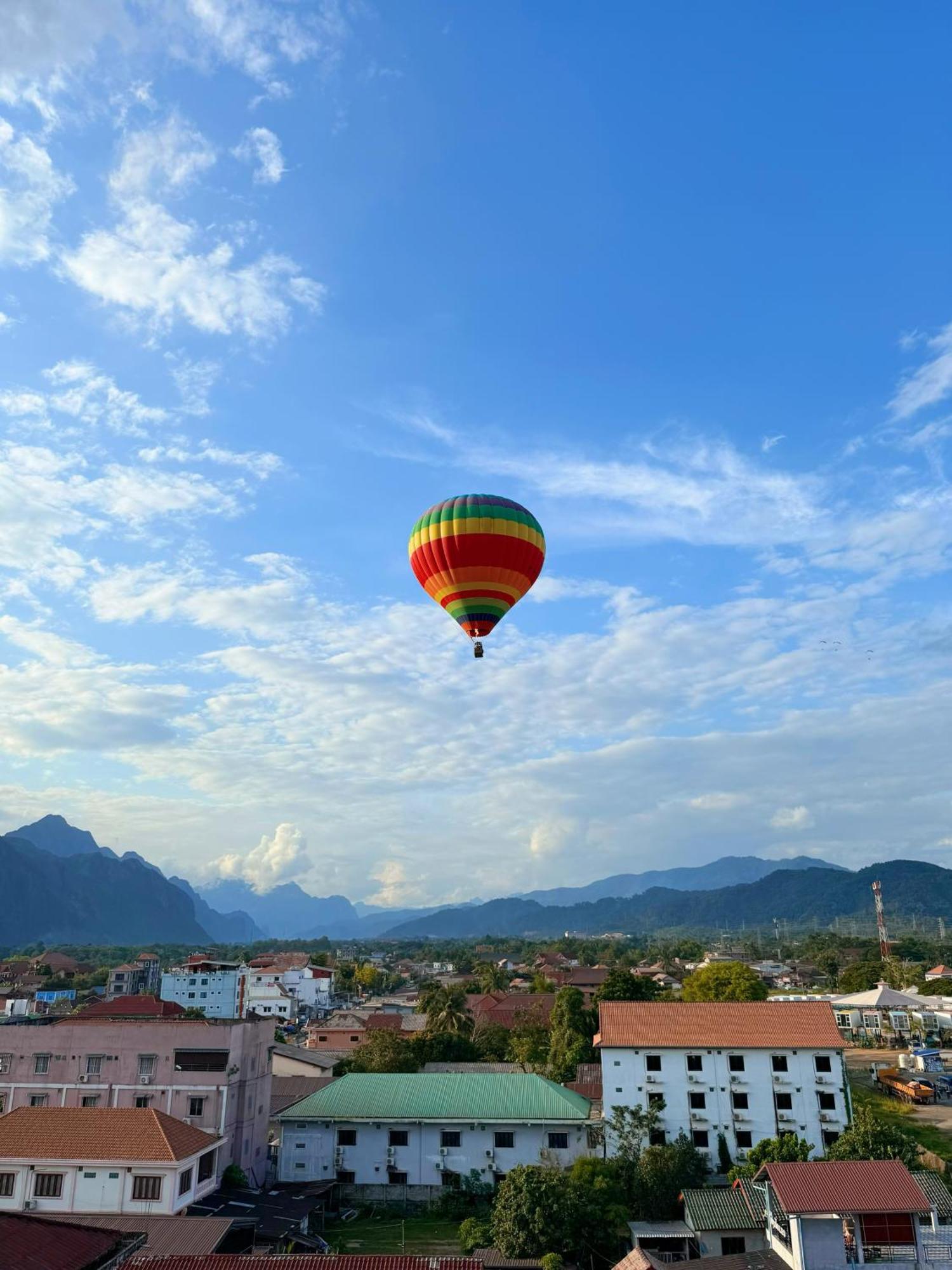 Vangvieng Sisavang Mountain View Hotel Vang Vieng Exterior foto