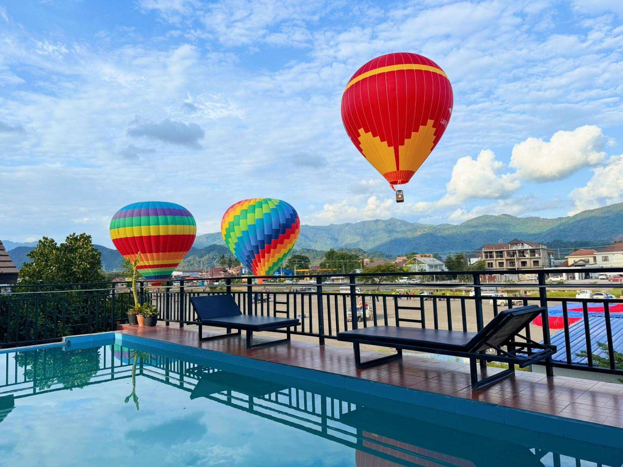 Vangvieng Sisavang Mountain View Hotel Vang Vieng Exterior foto